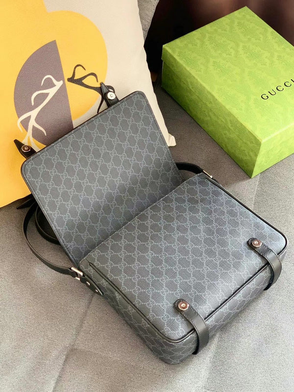 Gucci   Luxury Bags  1004