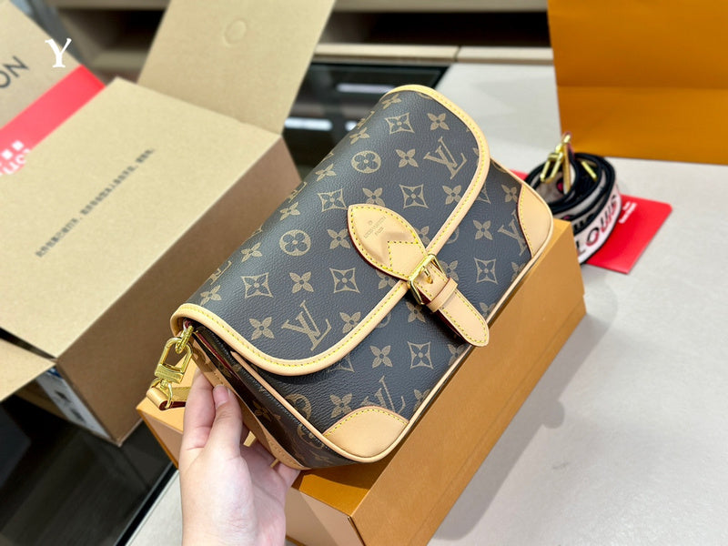 Alice bags - Louis Vuittons  - 15093