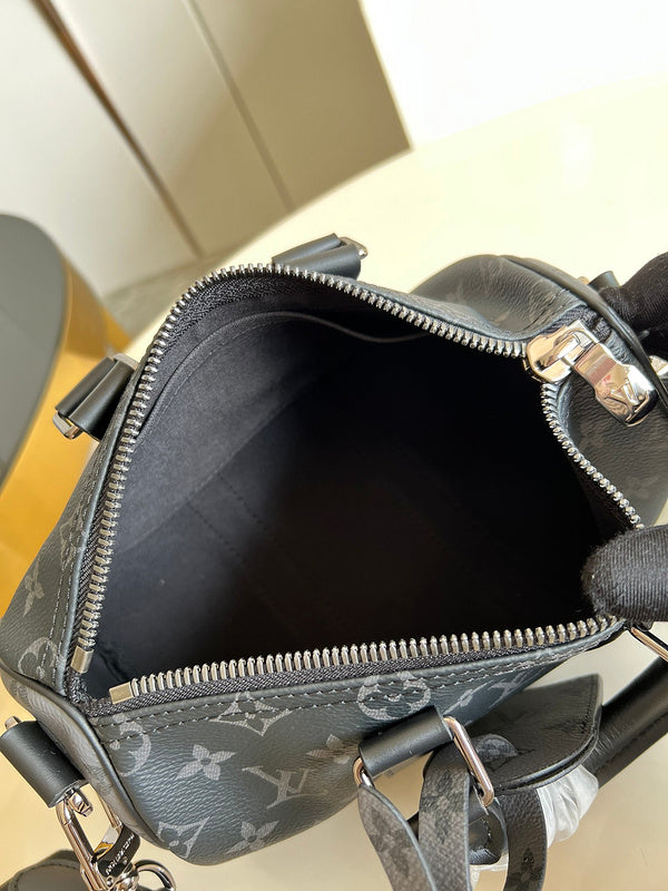 Alice Bags- Louis Vuittons  - 16306