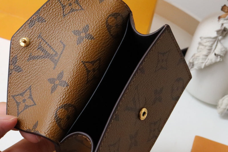 Alice Bags- Louis Vuittons  - 16609
