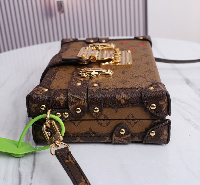Alice Bags- Louis Vuittons  - 16583