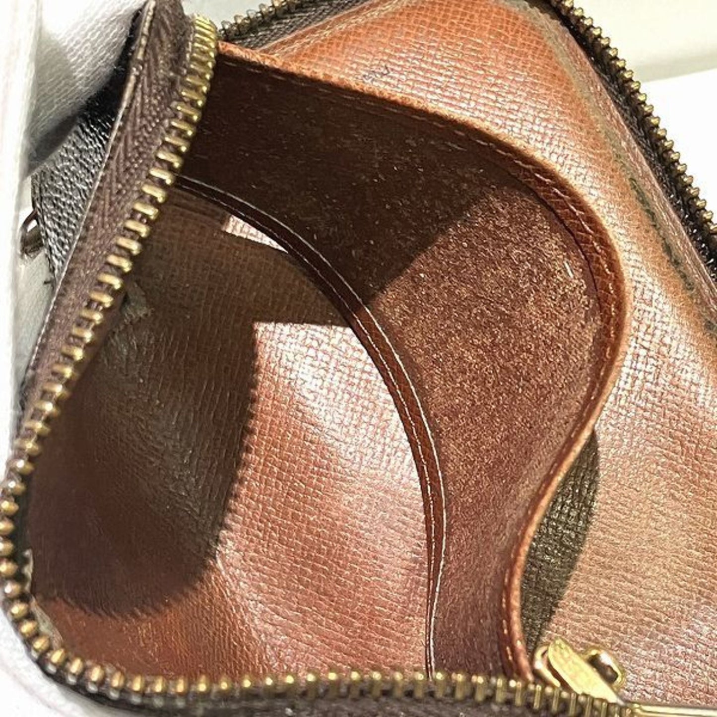 Louis Vuitton  Keycase