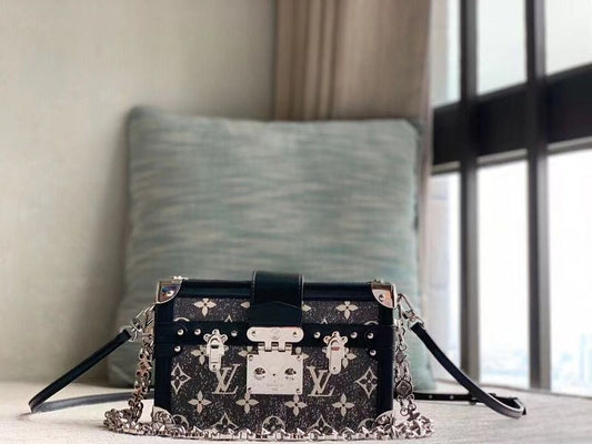 Alice Bags- Louis Vuittons  - 16028