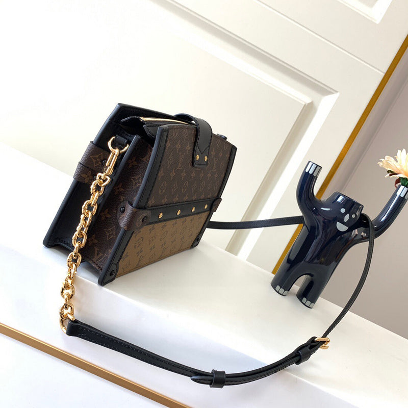Alice Bags- Louis Vuittons  - 16301