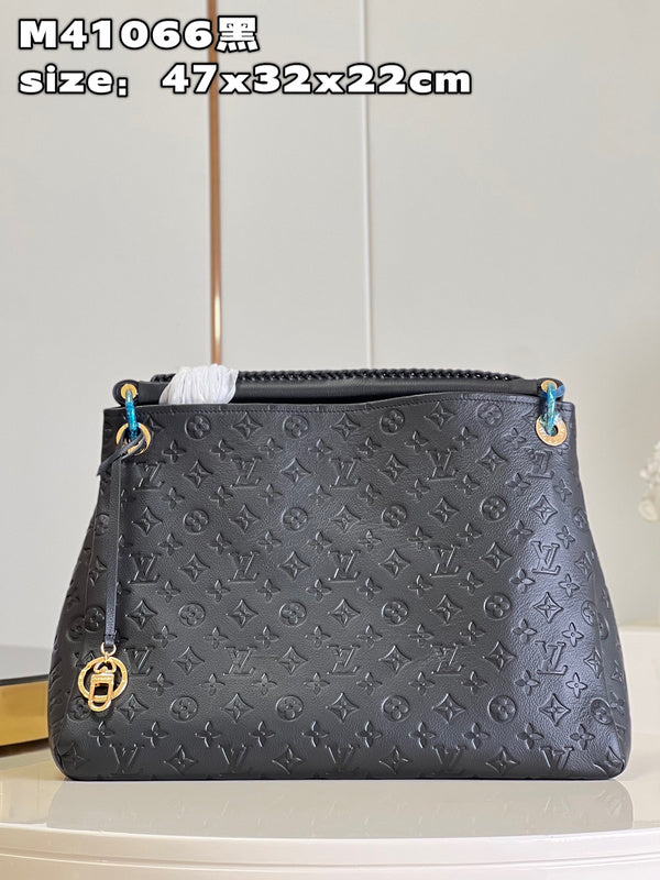 Alice Bags- Louis Vuittons  - 16032