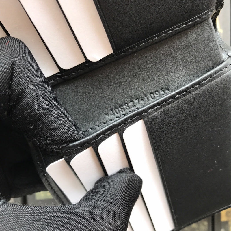 Gucci   Luxury Bags  953