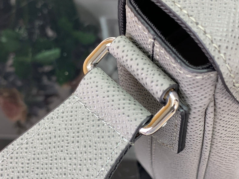 Alice Bags- Louis Vuittons  - 16213
