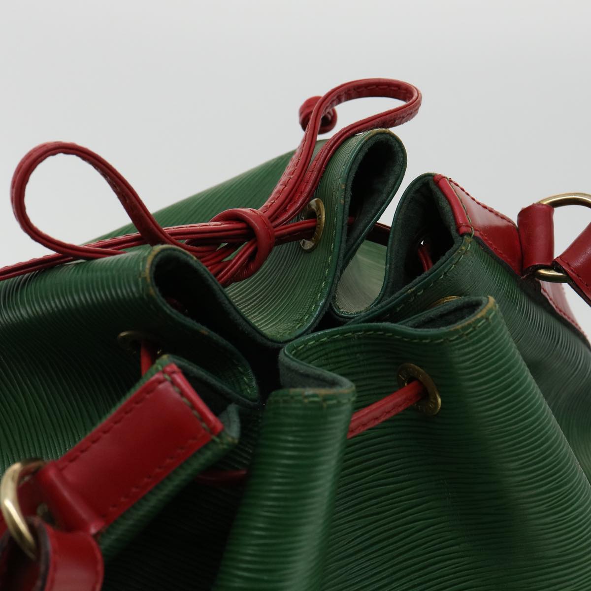 LOUIS VUITTON Epi Petit Noe Bicolor Shoulder Bag Green Red M44147 LV Auth ai476