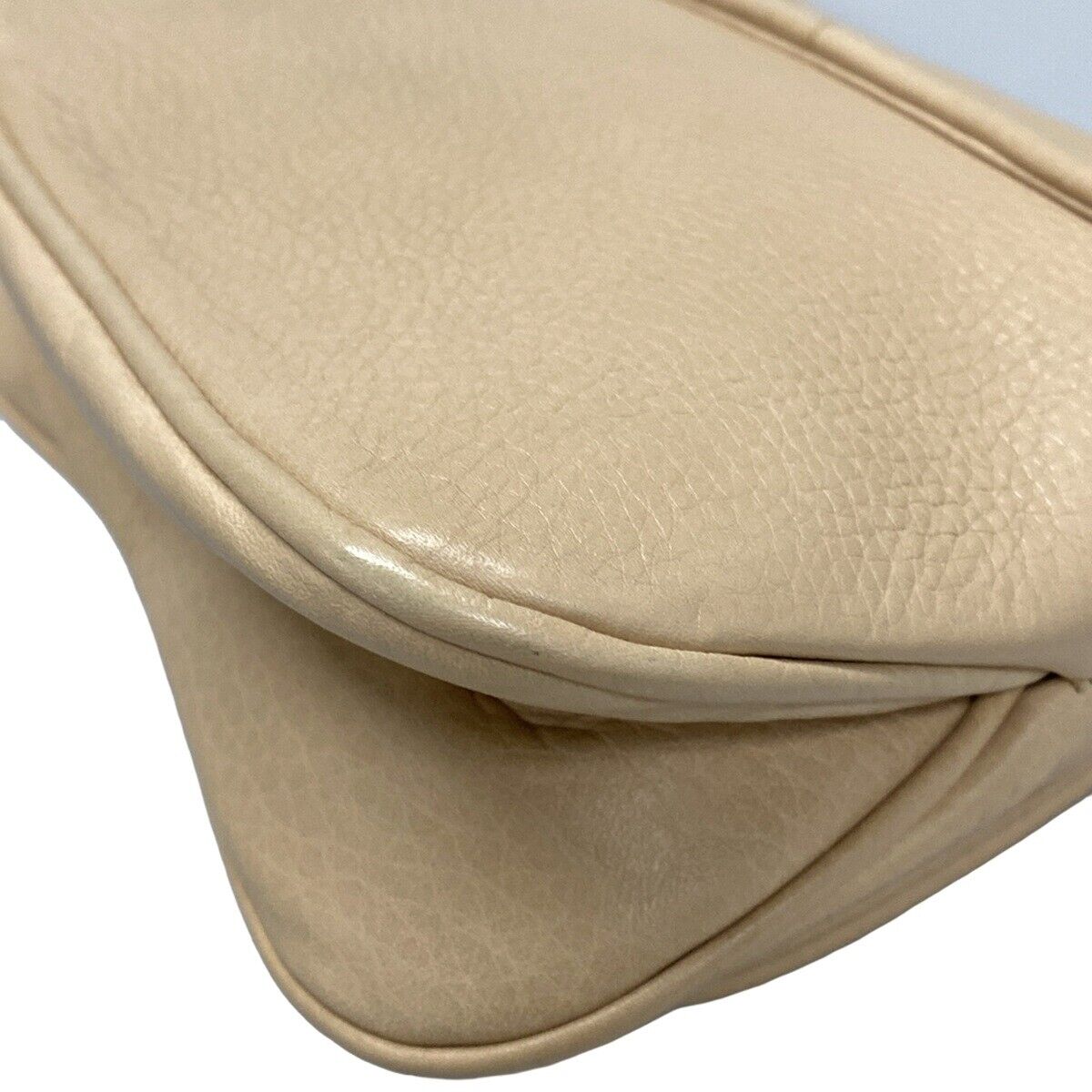 Gucci Double G Beige Leather -