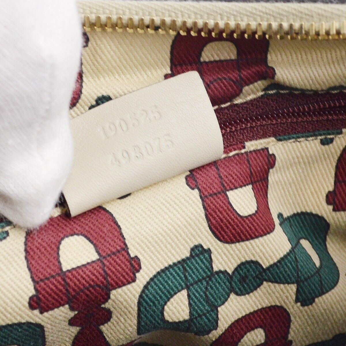 Gucci Off-White Gg Handbag