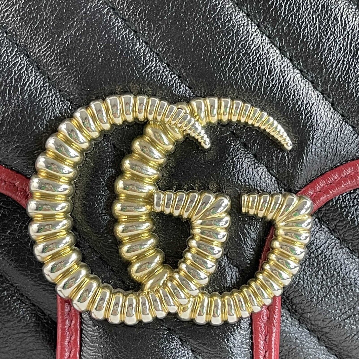 GUCCI GG Marmont Flap Diagonal Quilted Leather Small