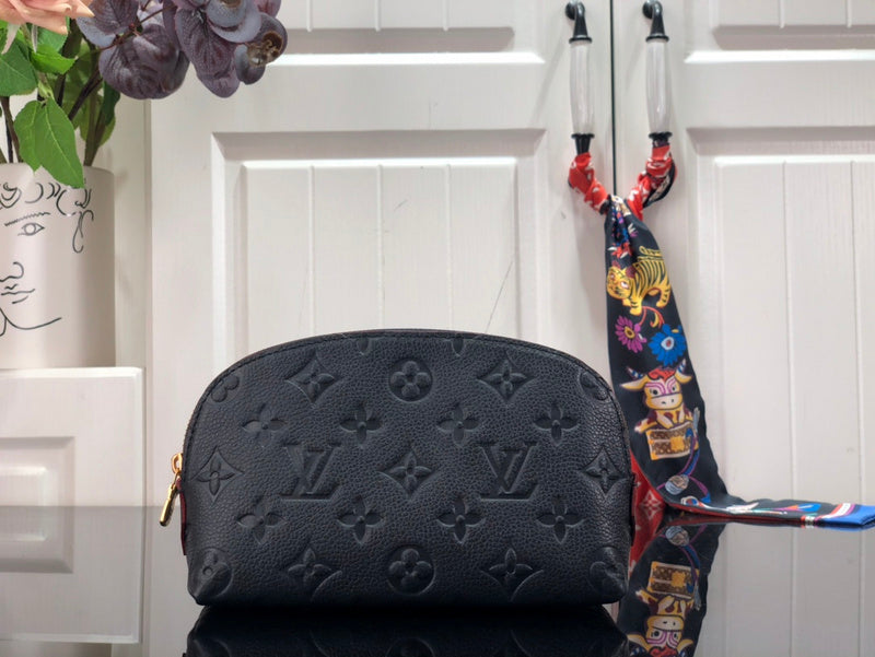 Alice Bags- Louis Vuittons  - 16529