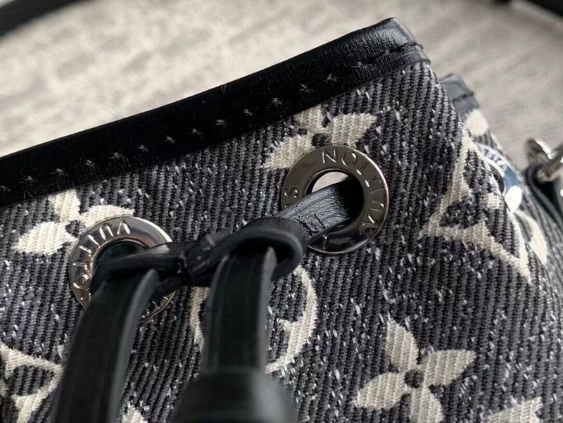 Alice Bags- Louis Vuittons  - 16027