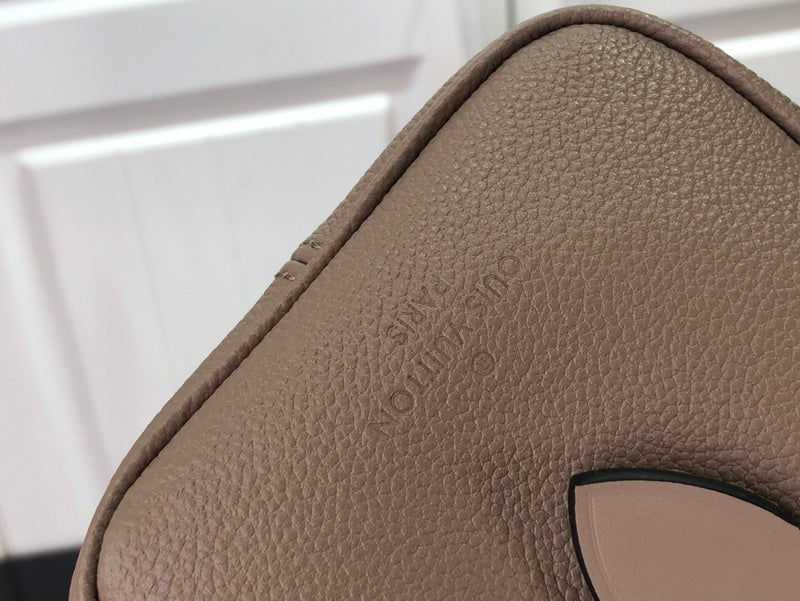 Alice Bags- Louis Vuittons  - 16407