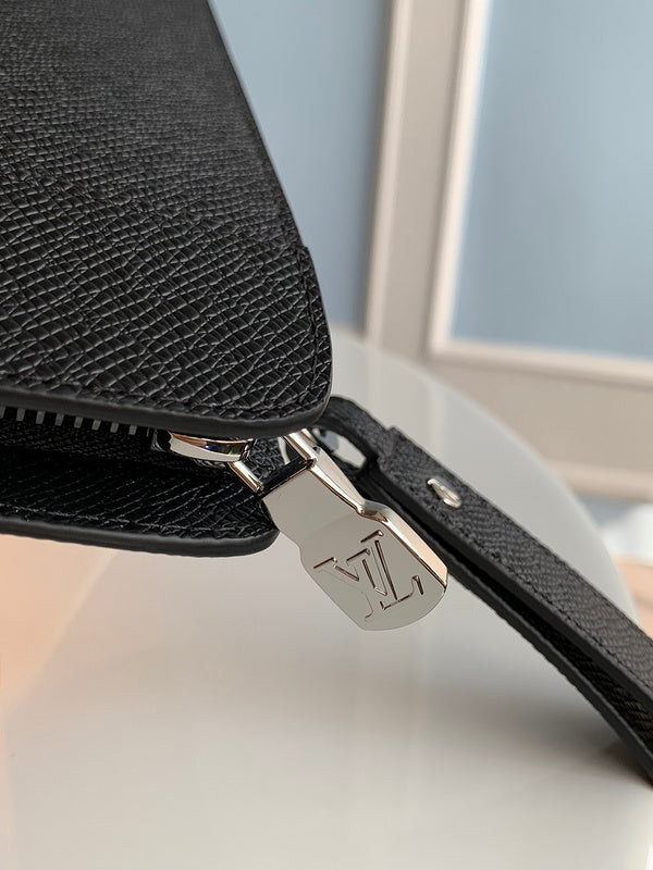 Alice Bags- Louis Vuittons  - 16096