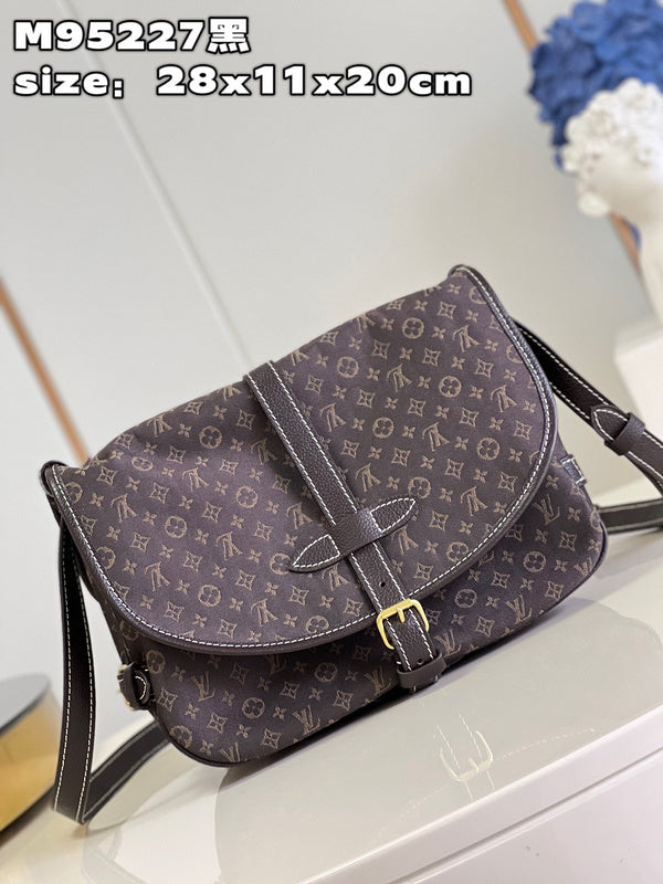 Alice Bags- Louis Vuittons  - 15908