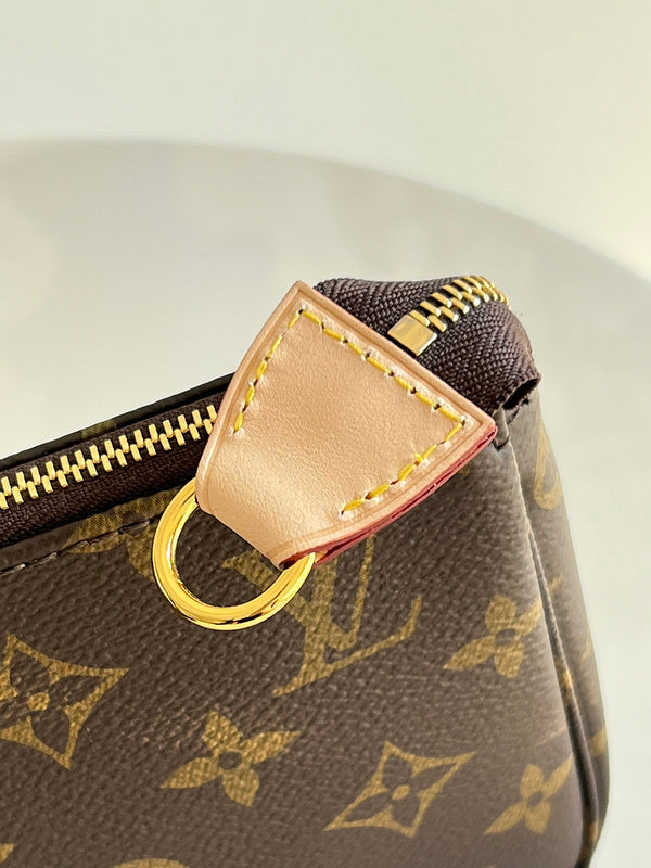 Alice Bags- Louis Vuittons  - 16545