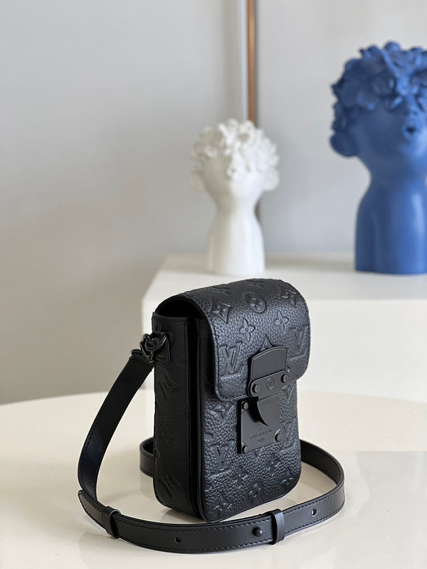 Alice Bags- Louis Vuittons  - 16426