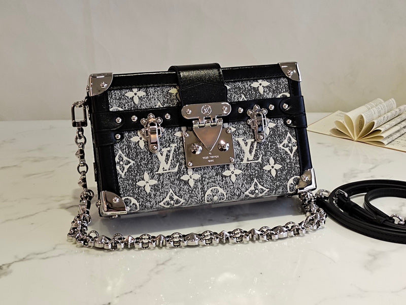 Alice Bags- Louis Vuittons  - 16071