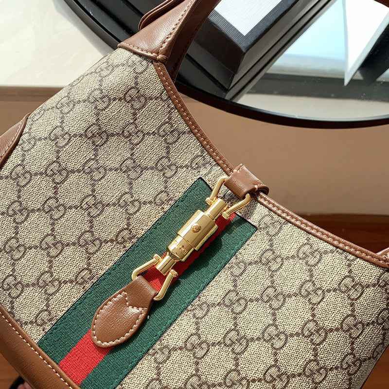 Gucci   Luxury Bags  1287