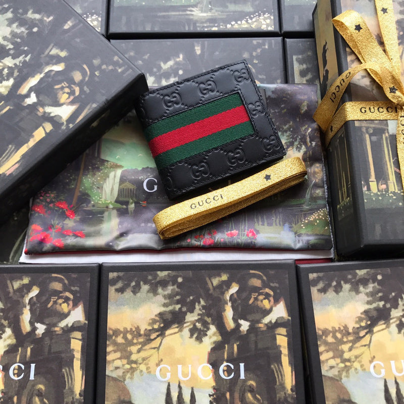 Gucci   Luxury Bags  952