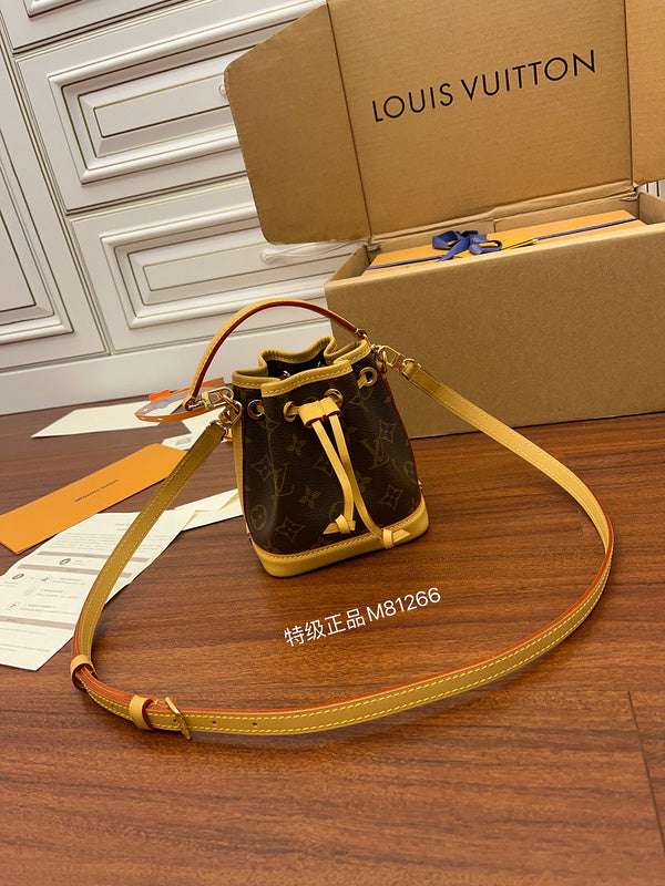 Alice Bags- Louis Vuittons  - 16637