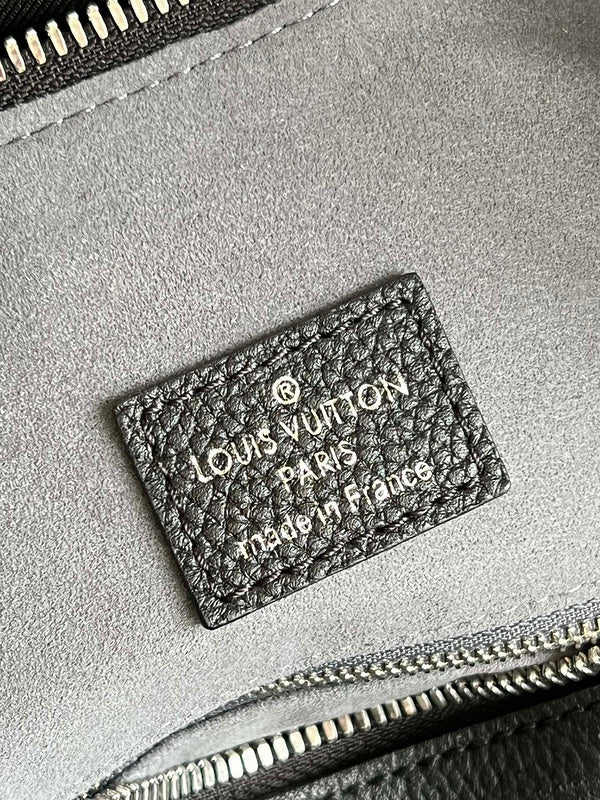 Alice Bags- Louis Vuittons  - 16362