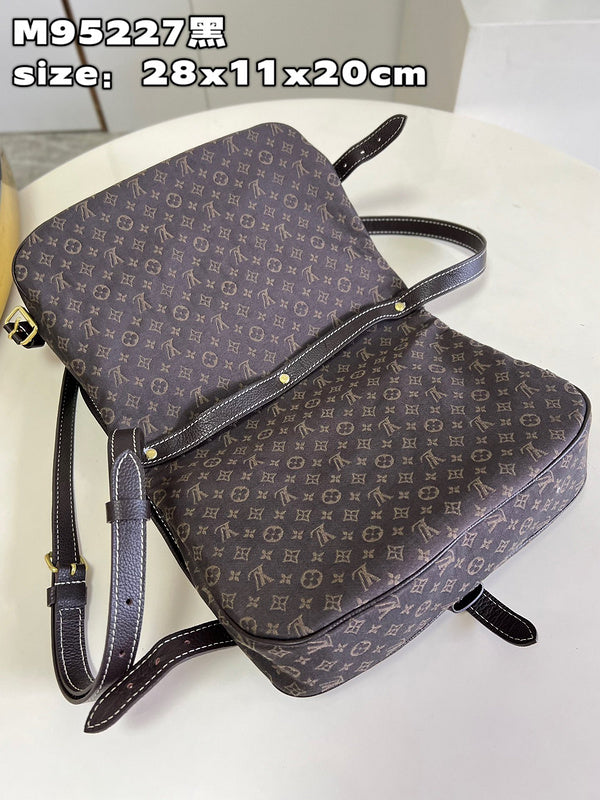 Alice Bags- Louis Vuittons  - 15908