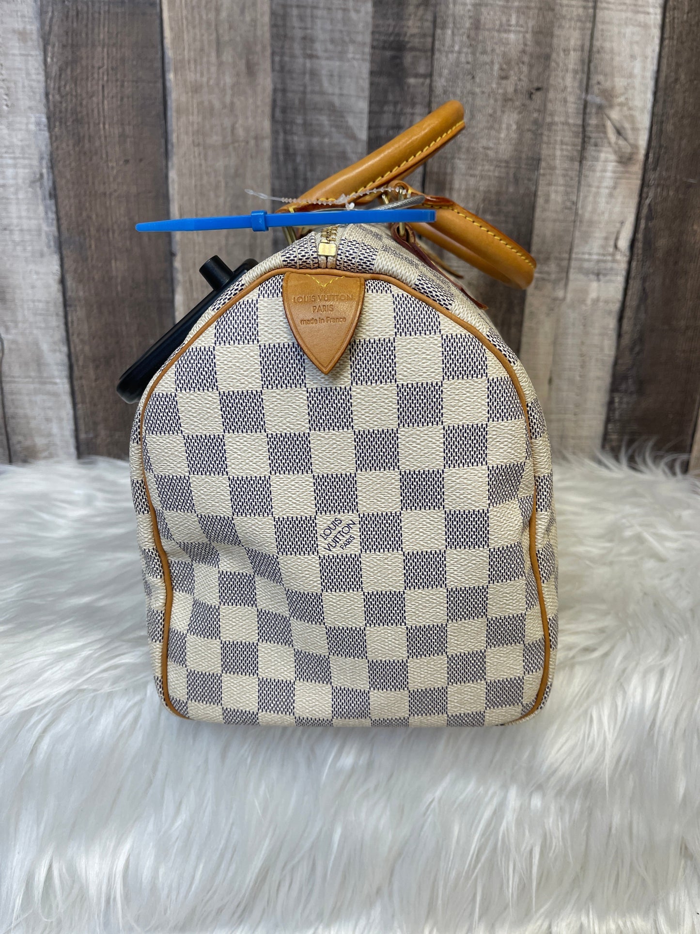 Handbag Luxury Designer By Louis Vuitton  Size: Medium