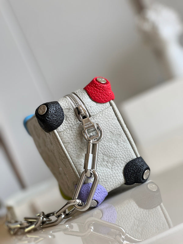 Alice Bags- Louis Vuittons  - 16254