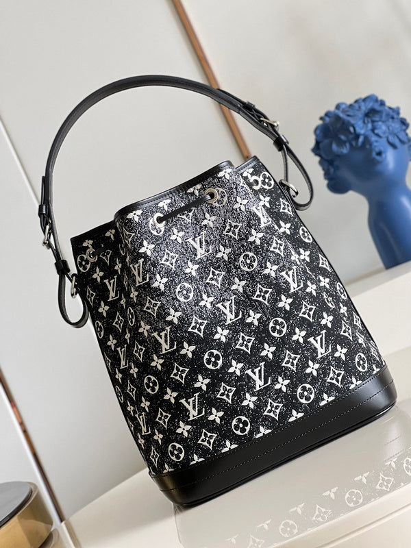 Alice Bags- Louis Vuittons  - 16463