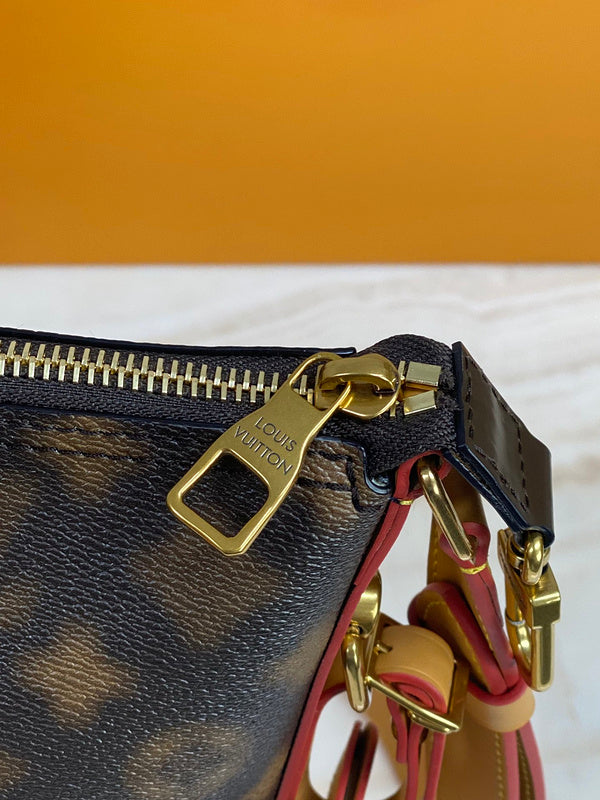 Alice Bags- Louis Vuittons  - 16439