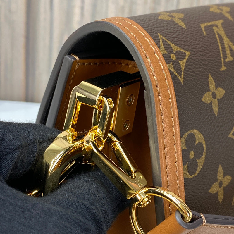 Alice Bags- Louis Vuittons  - 16109