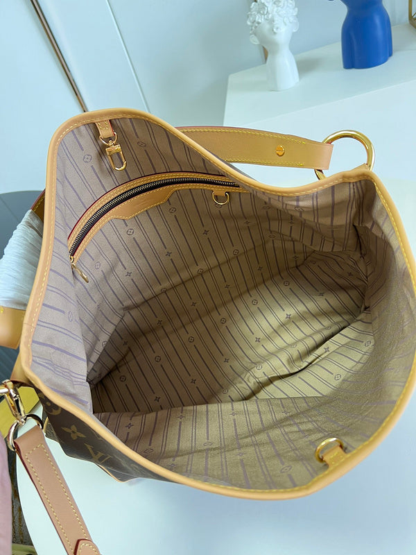 Alice Bags- Louis Vuittons  - 16263