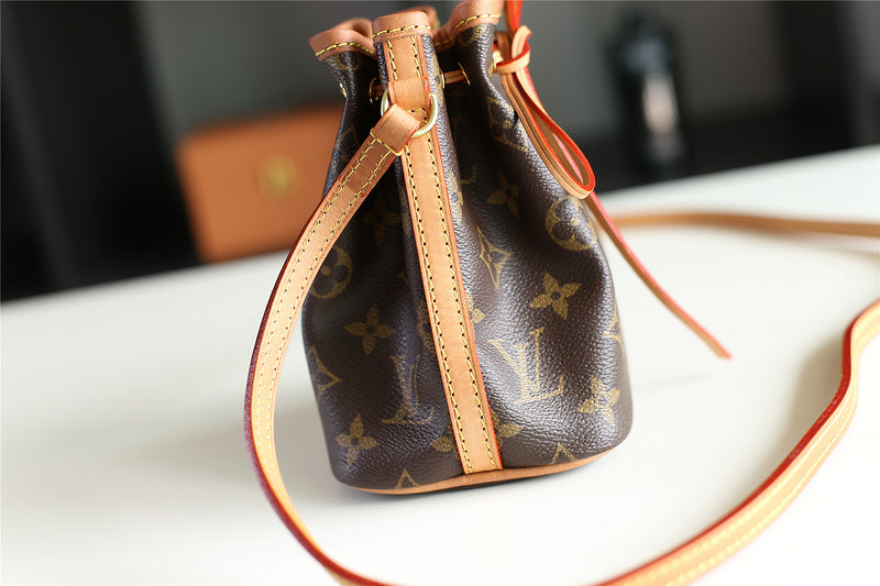 Alice bags - Louis Vuittons  - 9390