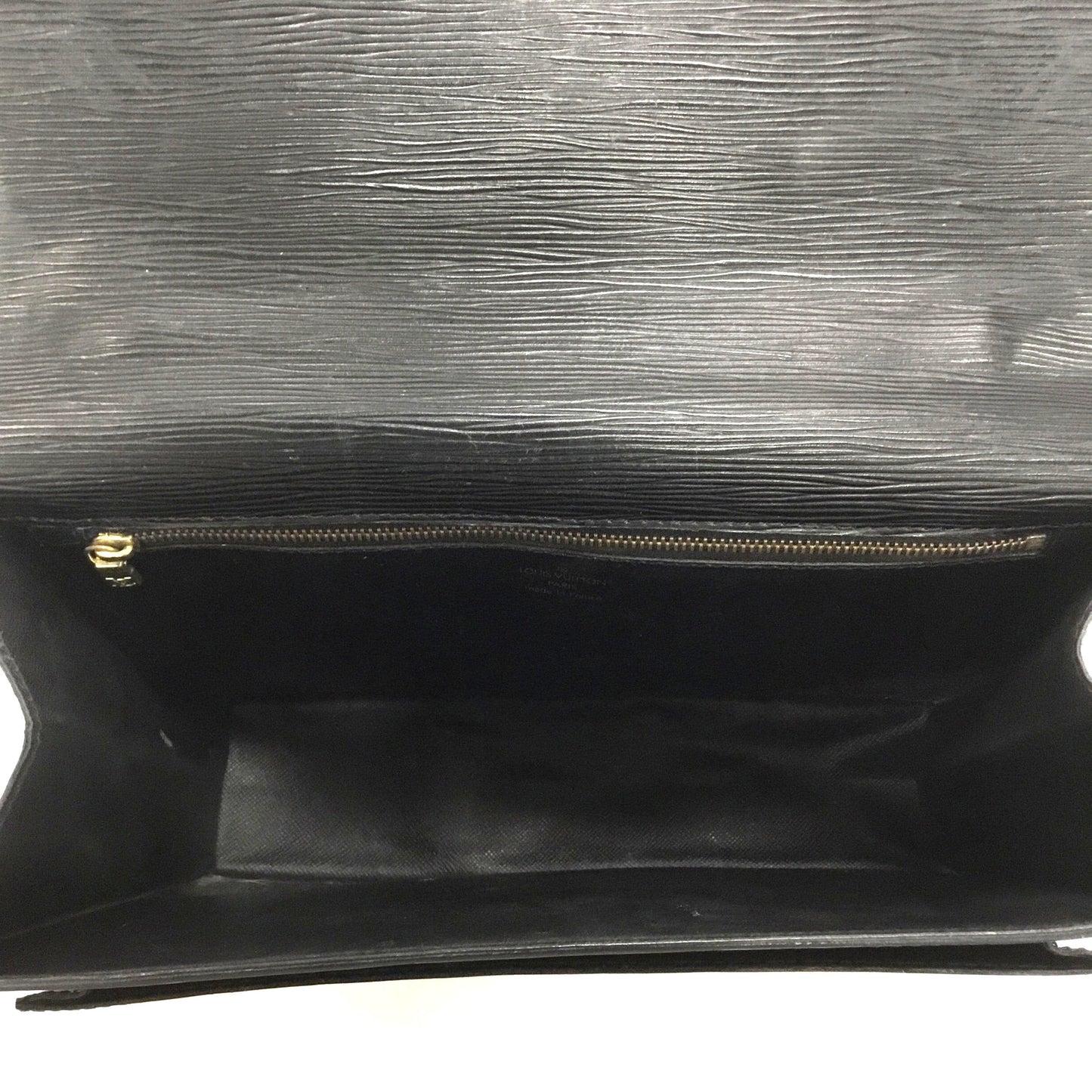 Handbag Designer By Louis Vuitton  Size: Medium