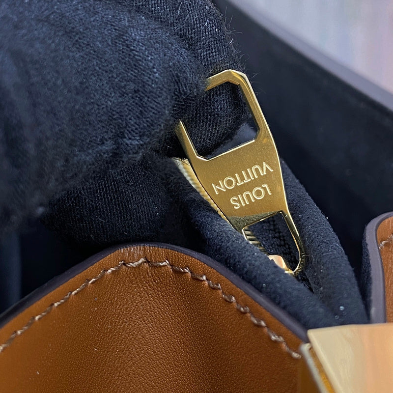 Alice Bags- Louis Vuittons  - 16110