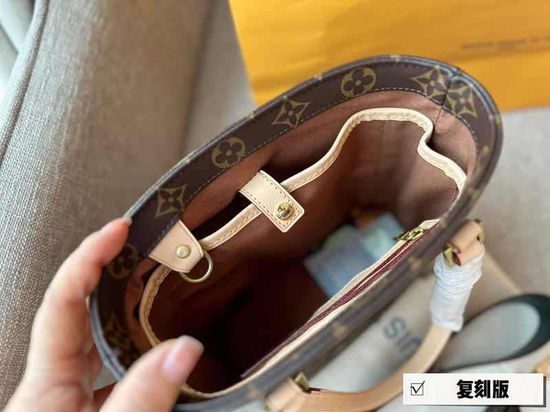 Alice bags - Louis Vuittons  - 15079