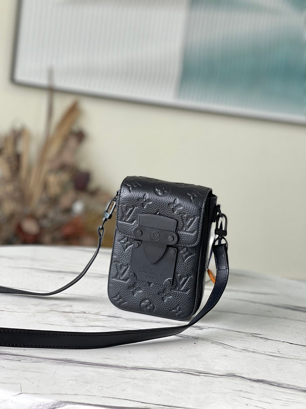 Alice Bags- Louis Vuittons  - 16484