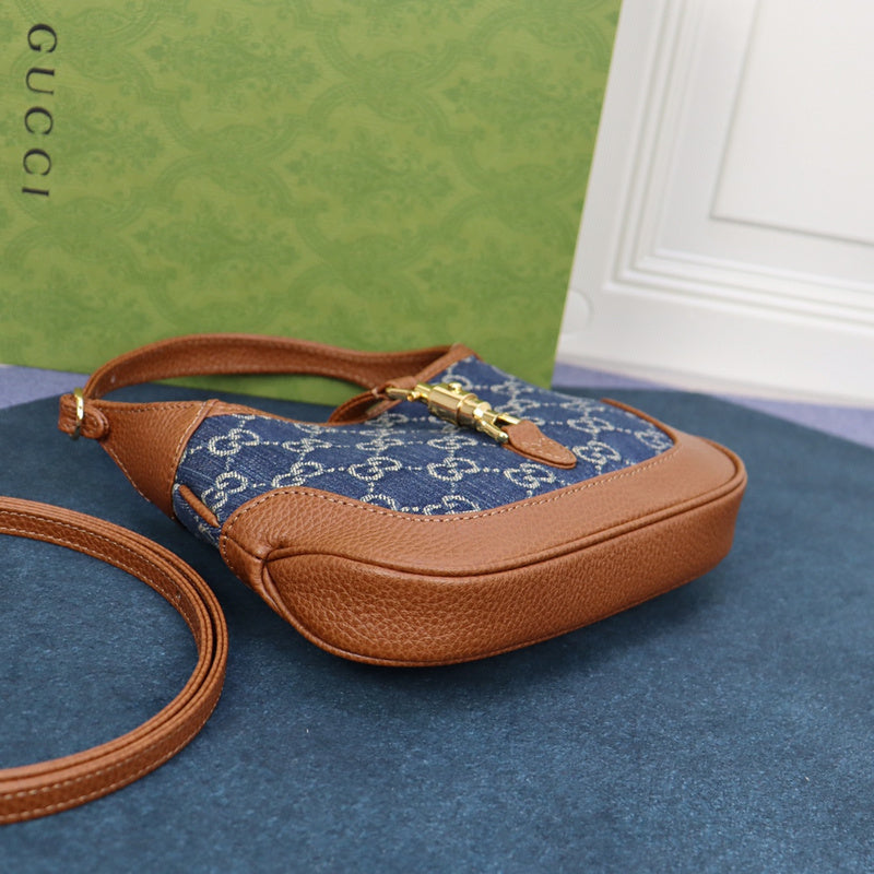 Gucci   Luxury Bags  1286