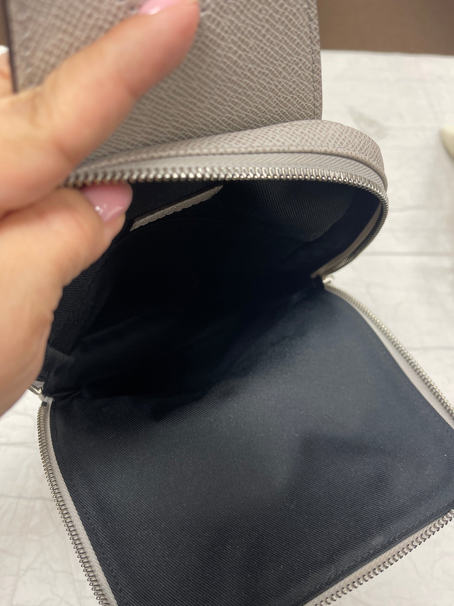 Handbag Luxury Designer By Louis Vuitton  Size: Medium