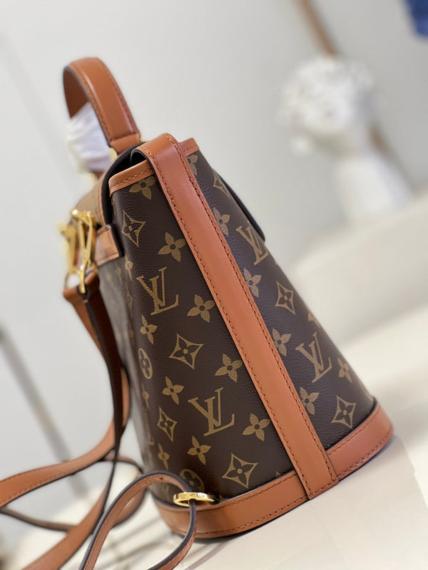 Alice Bags- Louis Vuittons  - 16464