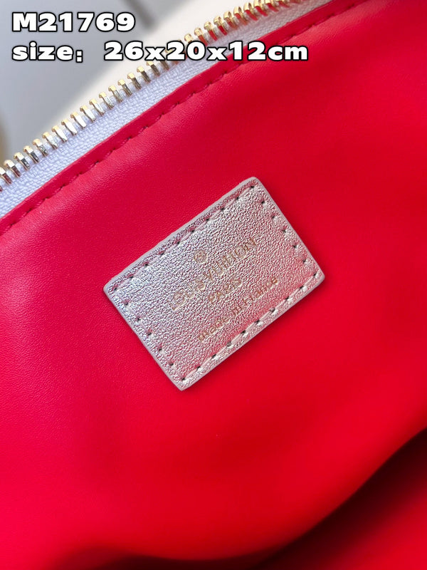 Alice Bags- Louis Vuittons  - 15977