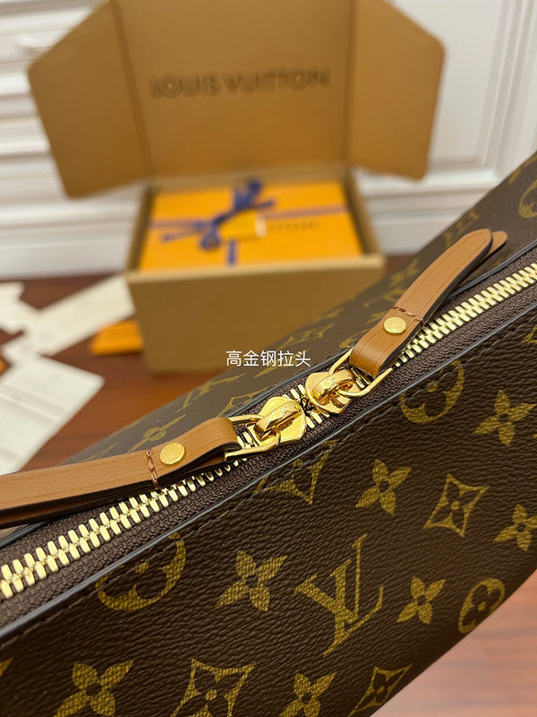 Alice Bags- Louis Vuittons  - 16079
