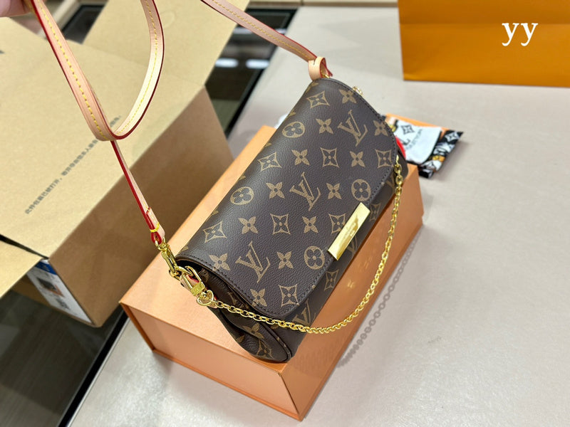 Alice Bags - Louis Vuittons  - 14990