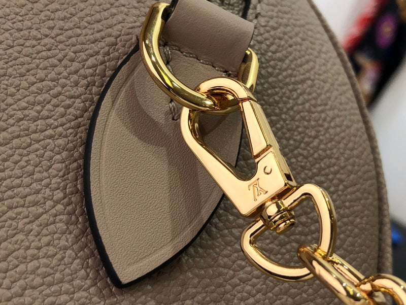 Alice Bags- Louis Vuittons  - 16407