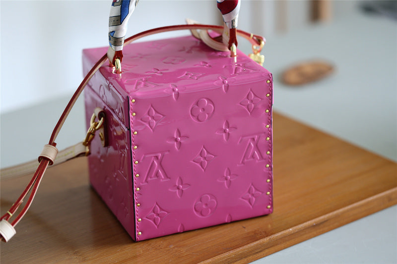 Alice bags - Louis Vuittons  - 9400
