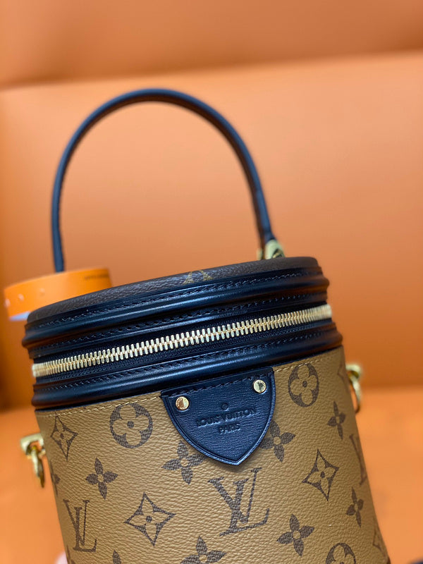 Alice Bags- Louis Vuittons  - 16367