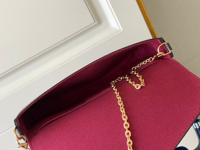 Alice Bags- Louis Vuittons  - 16246