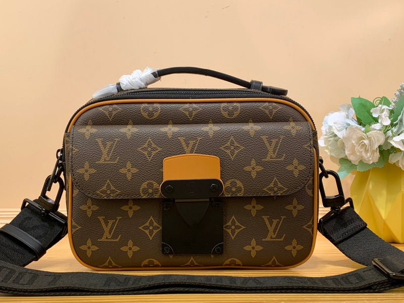 Alice bags - Louis Vuittons  - 15200
